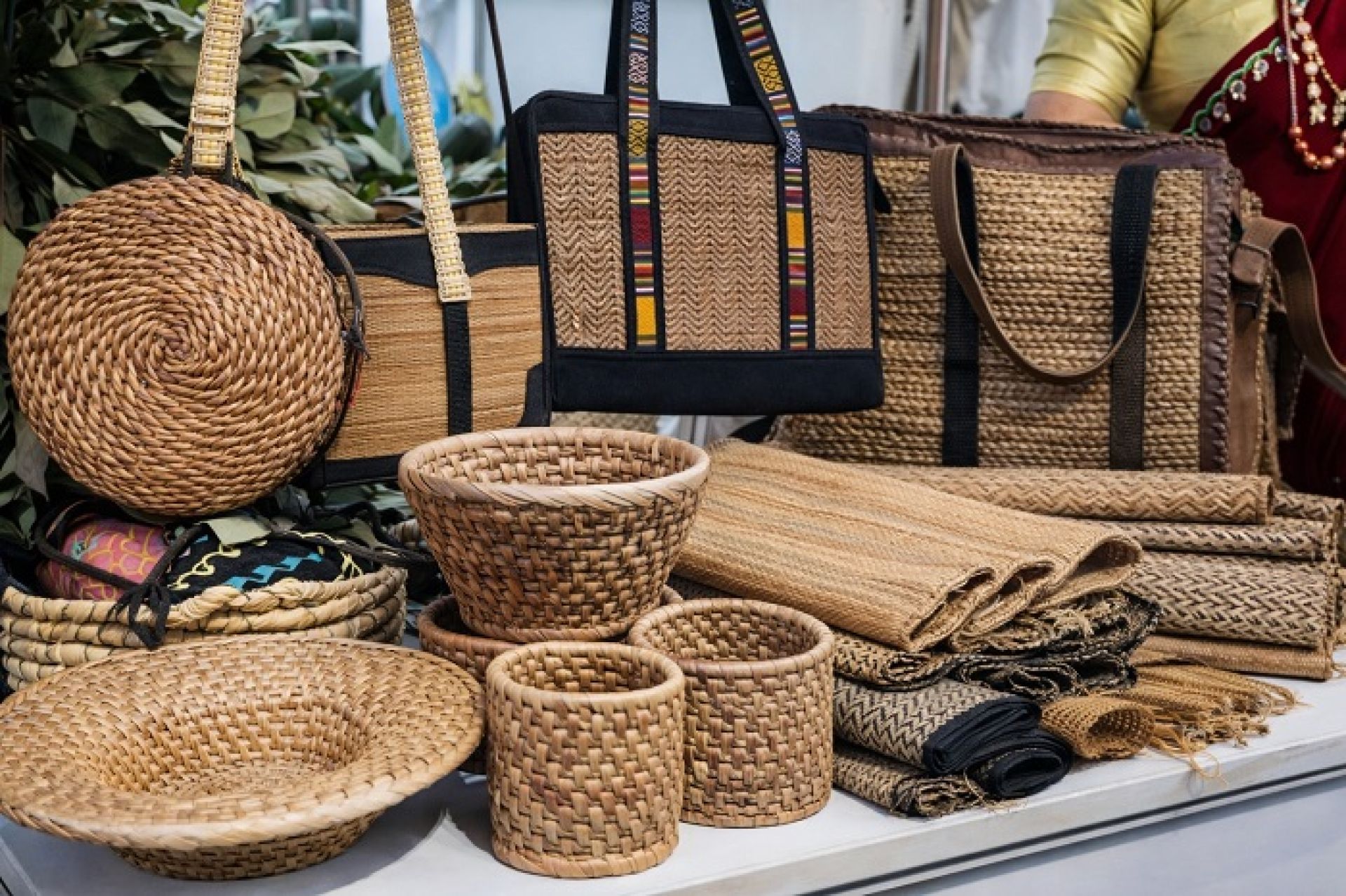 स्वदेशी उत्पादनको ‘ग्लोबल’ उडान, नीतिगत अवरोध कि सरकारी उदासीनता ? 